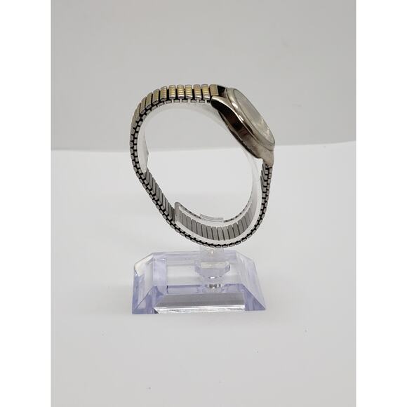 Carriage by Timex men' watch. Gold face with black accents. Water resistant - Picture 5 of 8